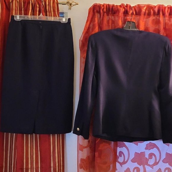 Vintage John Meyer of Norwich Navy Blue Suit Size 8 - Picture 2 of 4